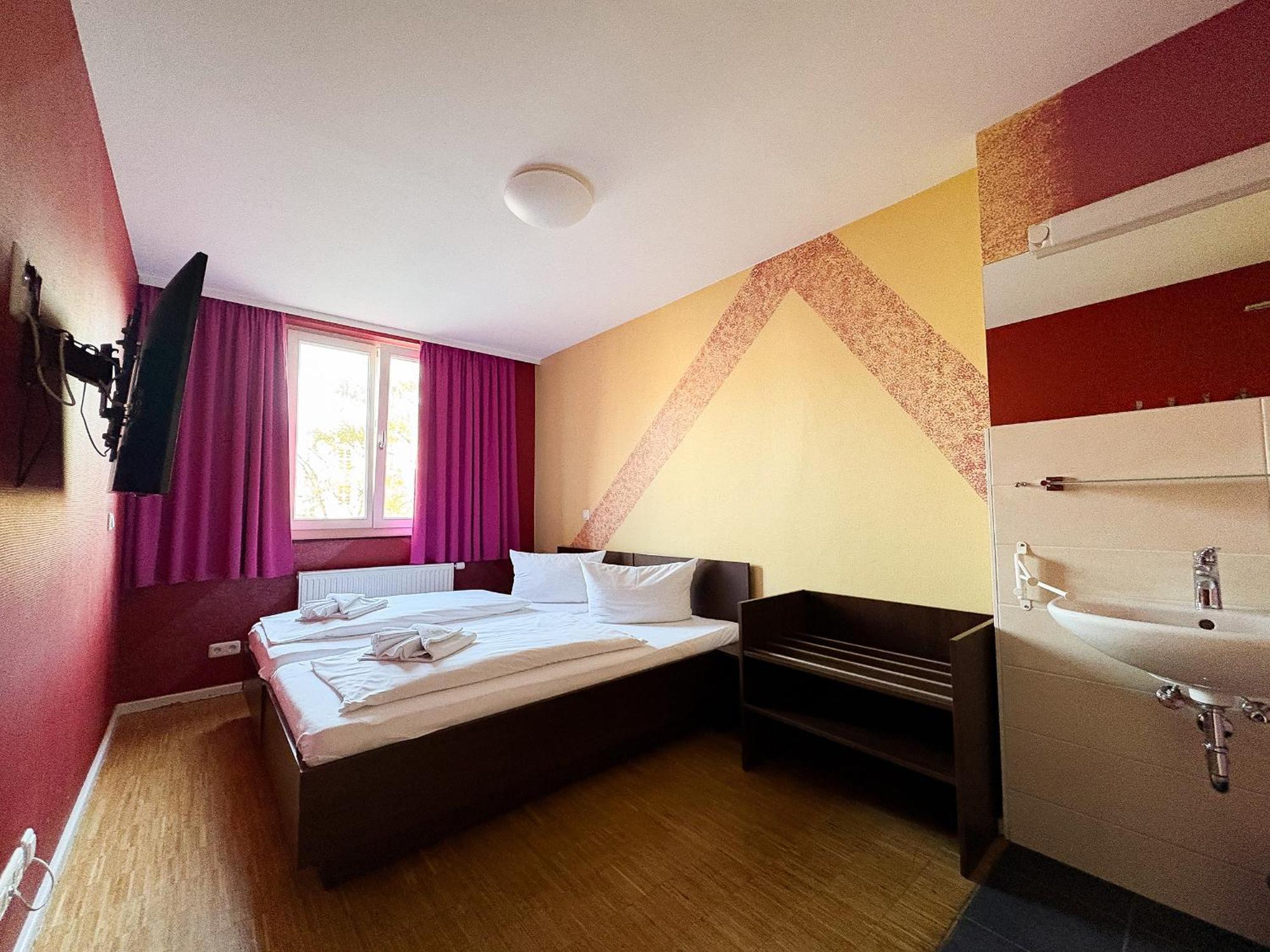 Holi-berlin 3*